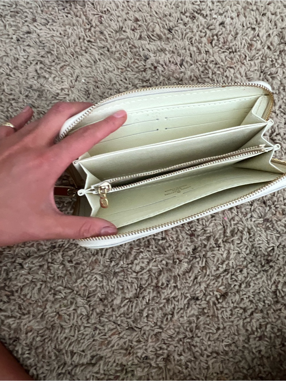 Checkered white wallet - Picture 2 of 3